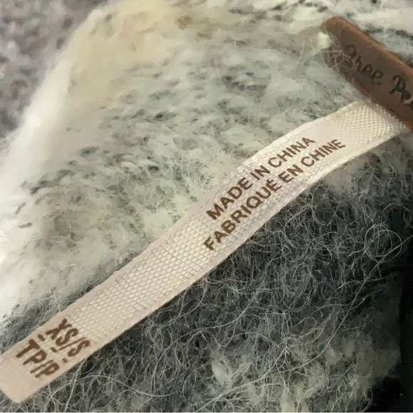 Free People Cloud Kicker Cowl Neck Sweater Size XS/S - Picture 7 of 7